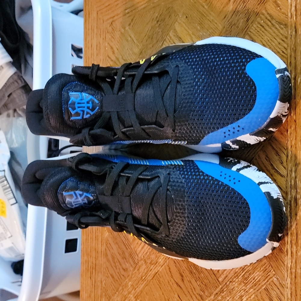 Adidas D.O.N. Issue 1
